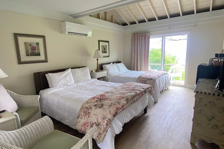 High Tide Inn
