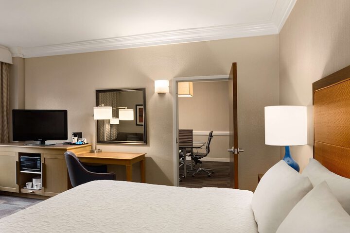 Room 21 of 52