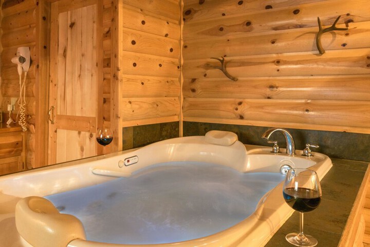 Upper Canyon Inn & Cabins