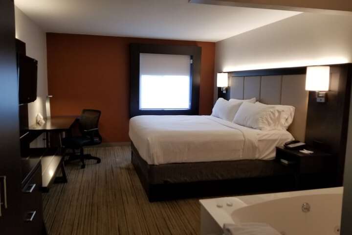 Room 48 of 78