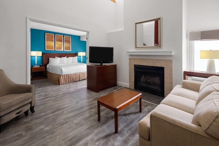 Tysons Corner Suites a Baymont by Wyndham