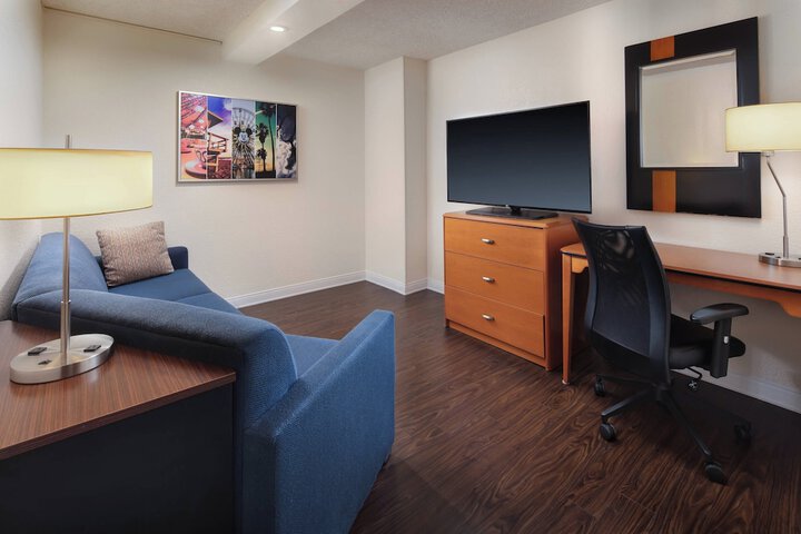 Room 18 of 40