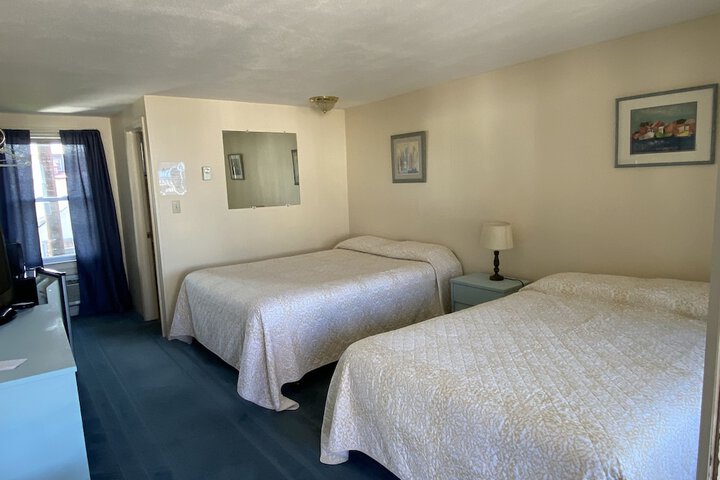 Room 28 of 90
