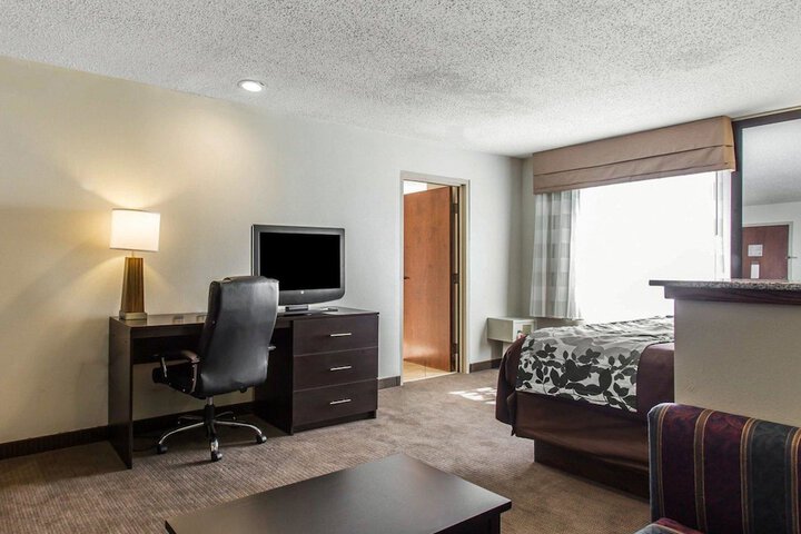 Room 21 of 40