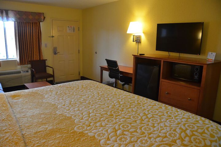 Room 18 of 31