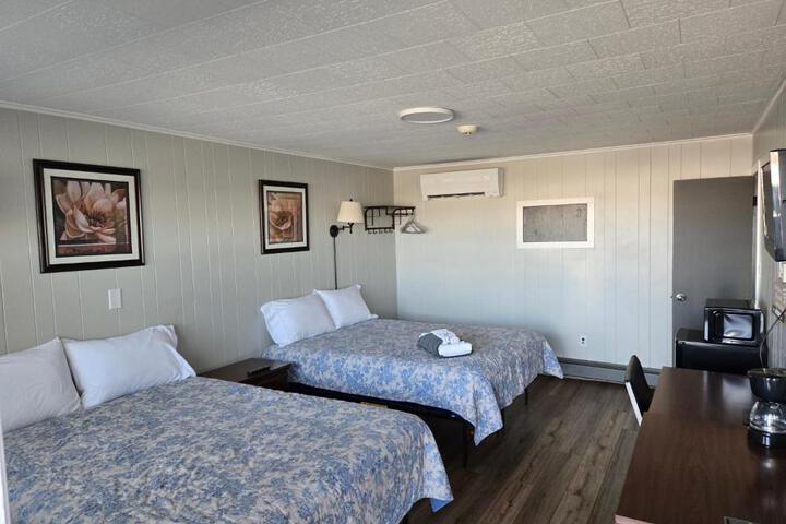 Russells Motel