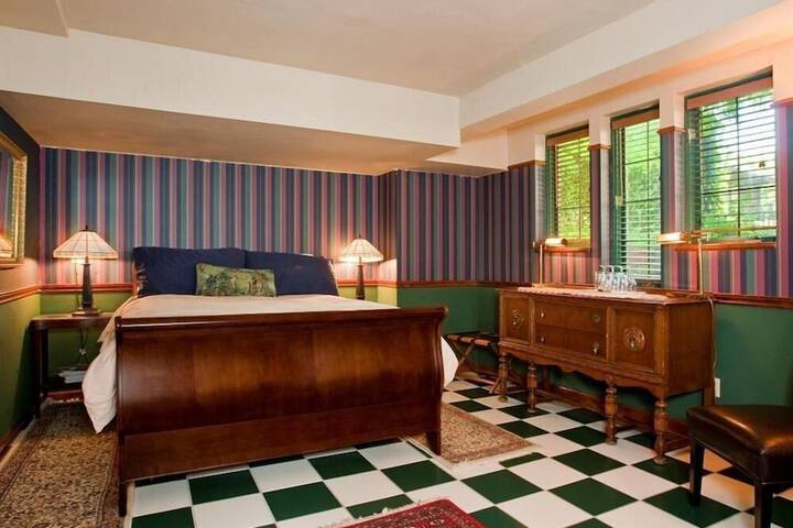 Room 30 of 39