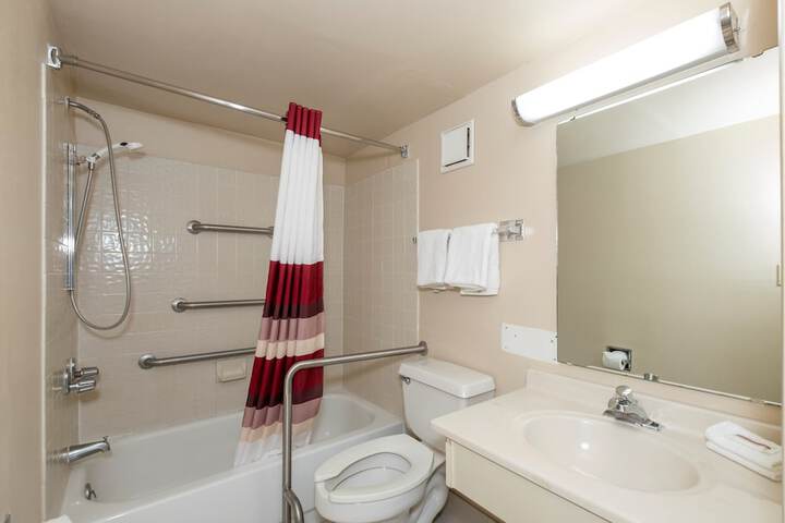 Room 19 of 32