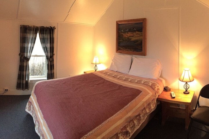 Room 12 of 26