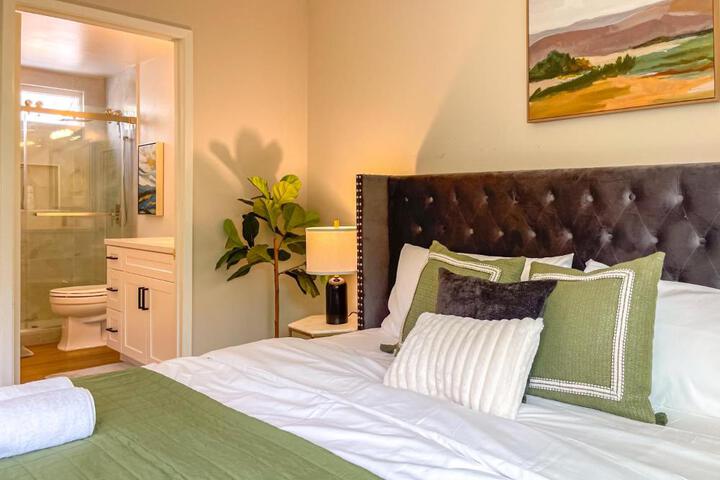 Sweet 2 bd for monthly stay! 20 mi to Disney