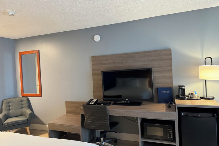 Room 21 of 40