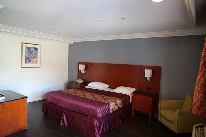 Room 29 of 34