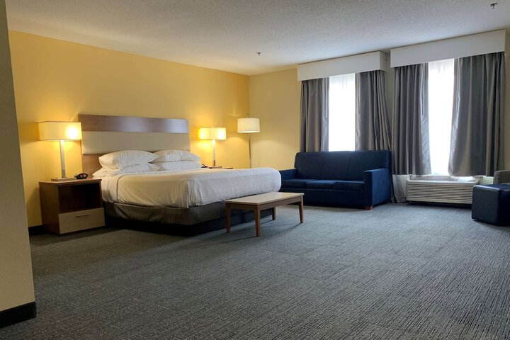 Room 34 of 47
