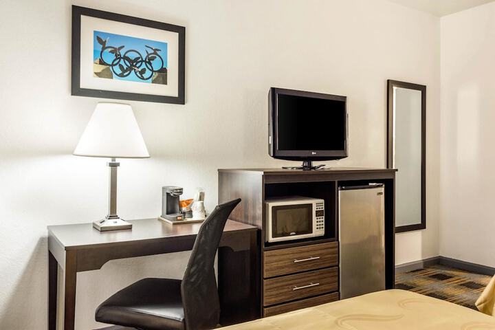 Room 14 of 28
