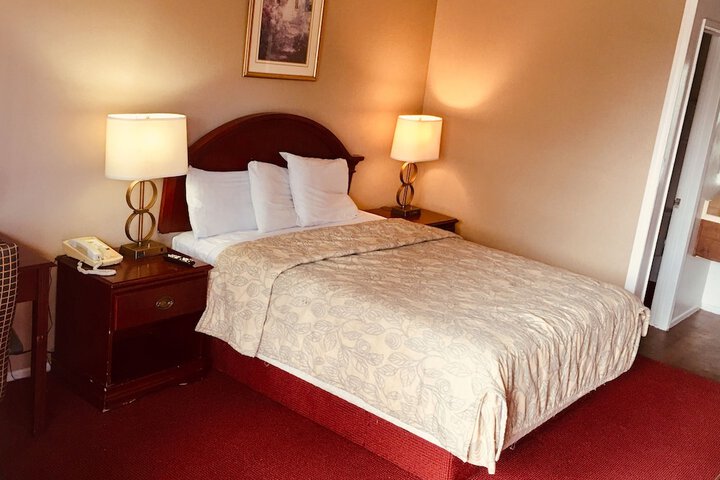 Room 21 of 38