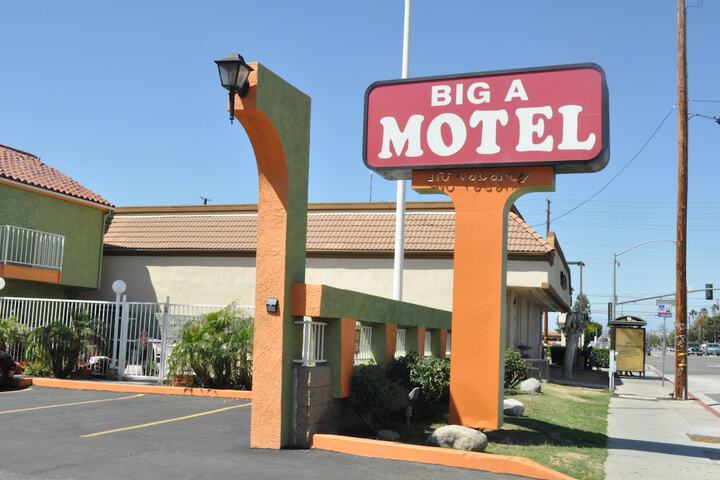 Hotel 2 of 65