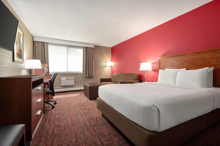 Ramada by Wyndham Grand Forks