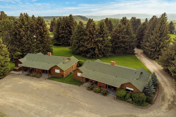 El Western Cabins & Lodges