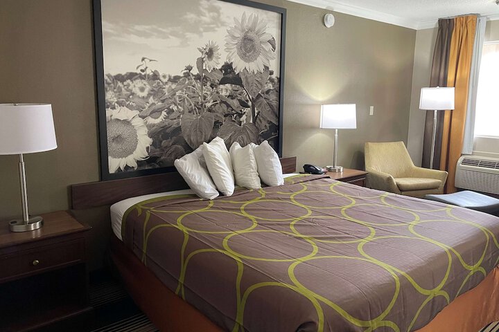 Room 47 of 62