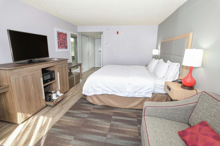 Room 12 of 28