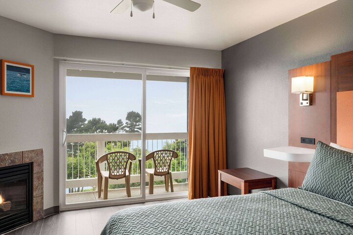 Travelodge by Wyndham Depoe Bay