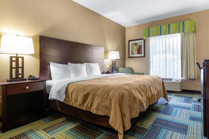 Quality Inn & Suites Arnold