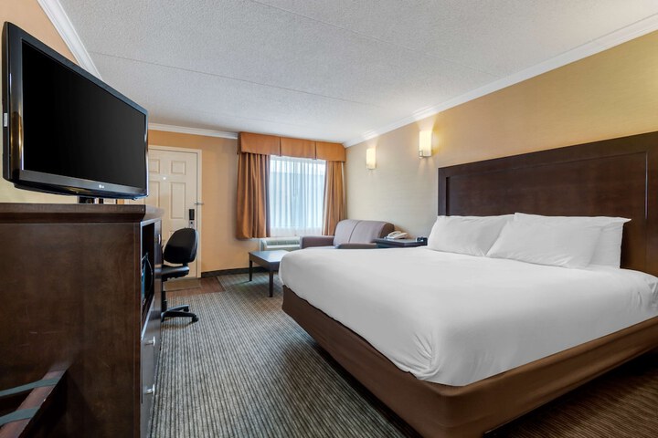 Room 52 of 62