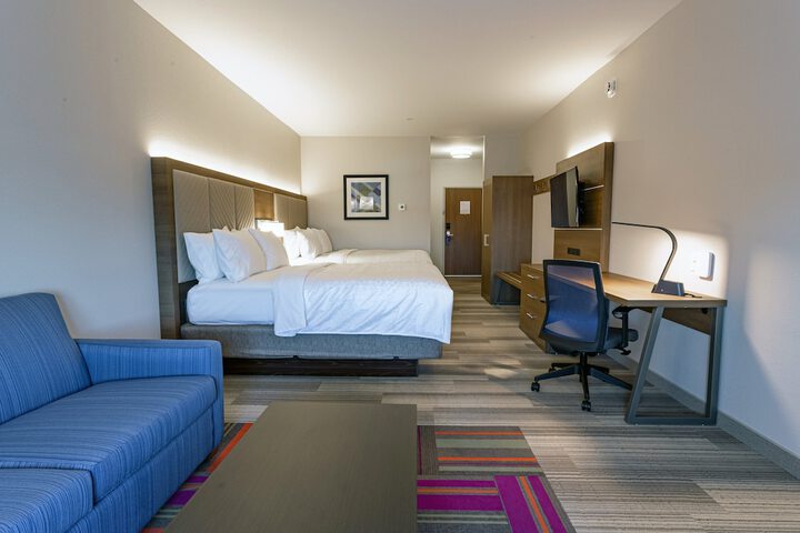 Room 12 of 35