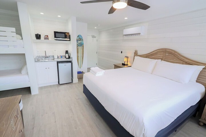 Siesta Key Beach Resort and Suites