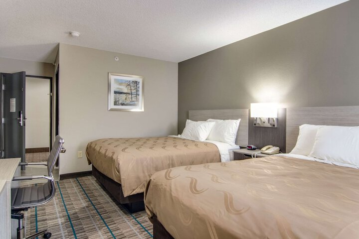 Quality Inn & Suites Grove City - Outlet Mall