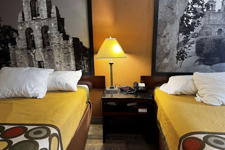 Room 9 of 24