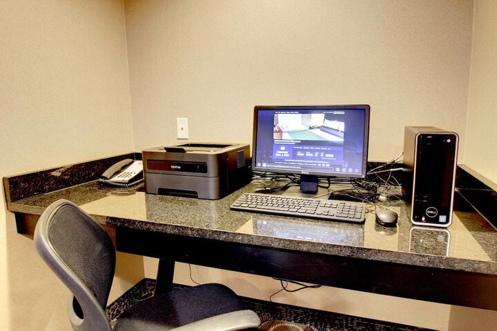 Cobblestone Inn & Suites - Winterset IA
