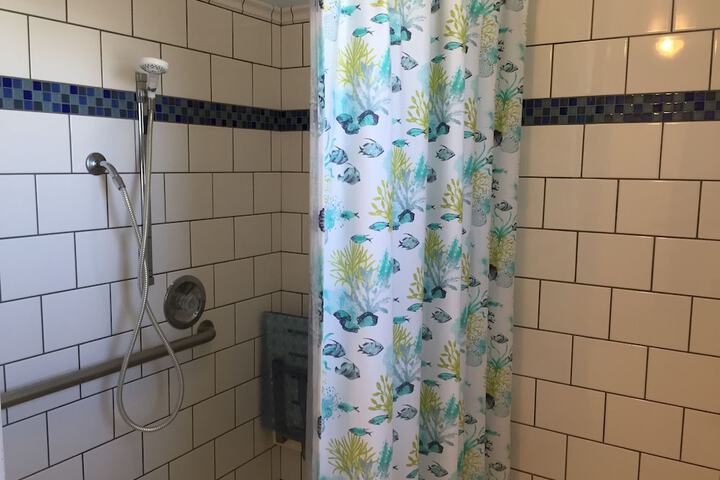 Beach Bungalow Inn and Suites