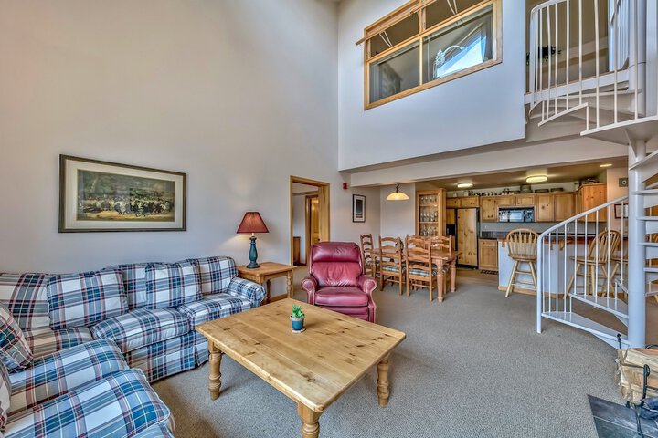 Luxury 2br + Loft Lodge at Kirkwood Unbeatable Location 2 Bedroom Condo by RedAwning