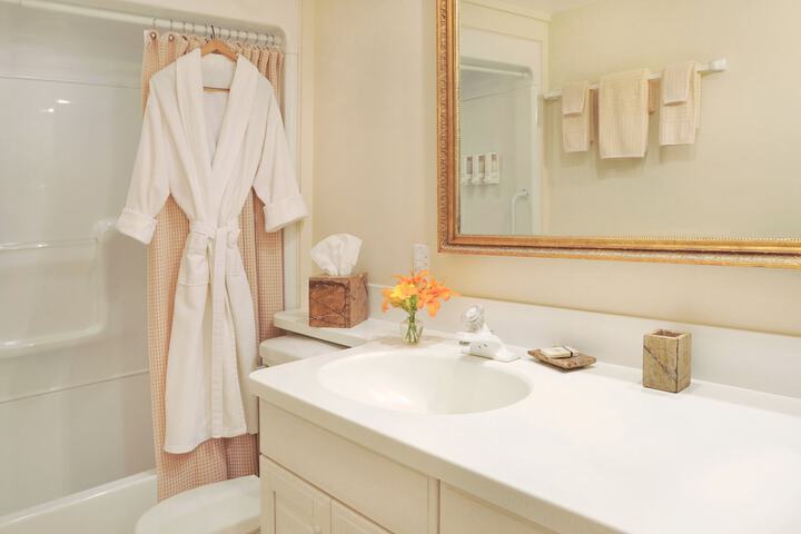 1795 Acorn Inn B & B