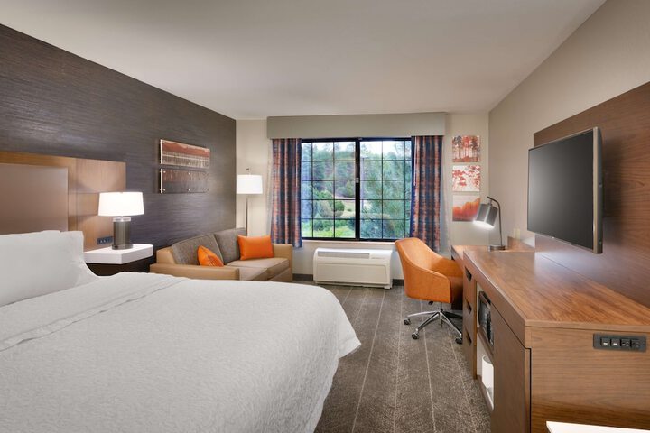Room 9 of 39