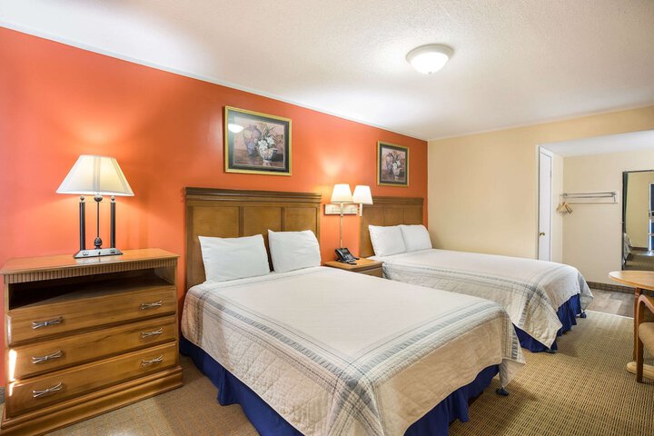 Room 22 of 34