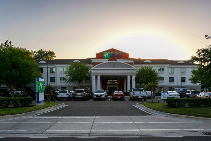 Hotel 11 of 64