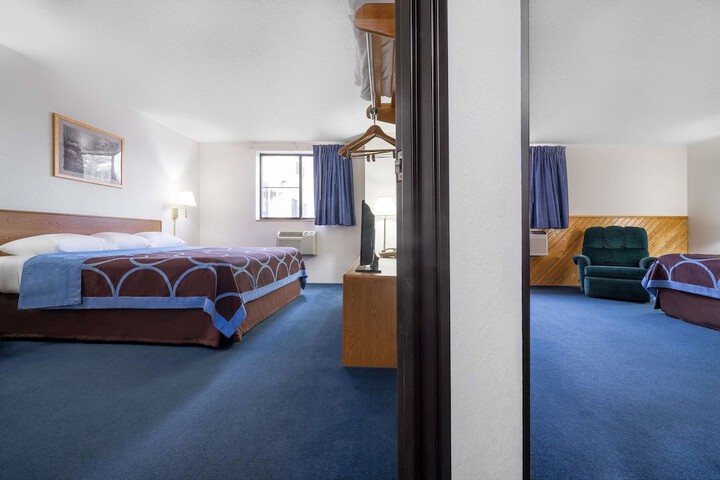 Room 37 of 54