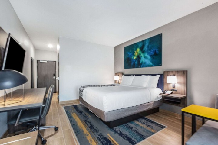 Room 16 of 30