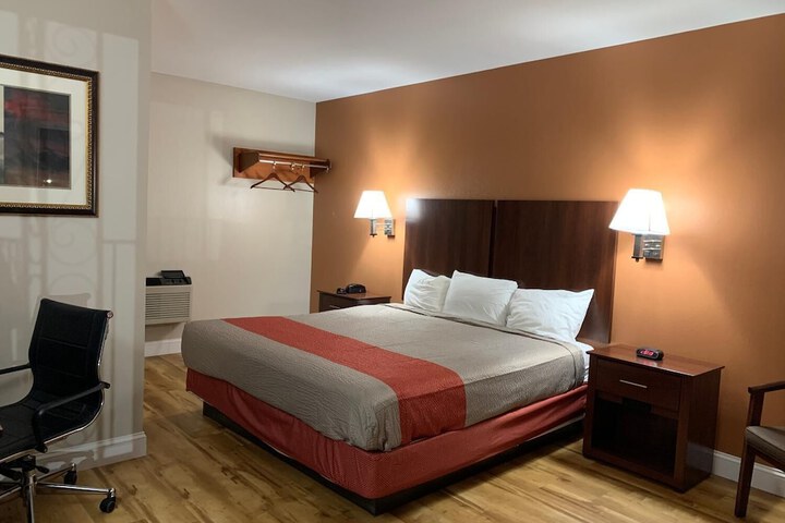 Room 22 of 33