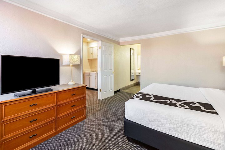 Room 16 of 23