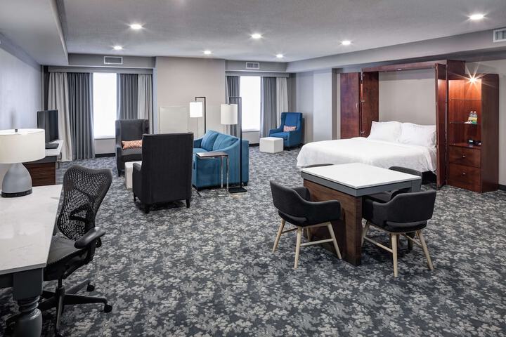 Room 31 of 82