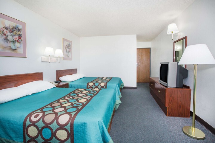 Room 15 of 30