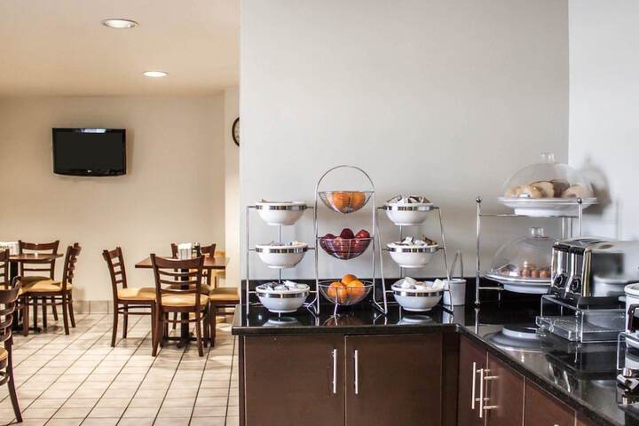 Breakfast/Coffee Service 35 of 39