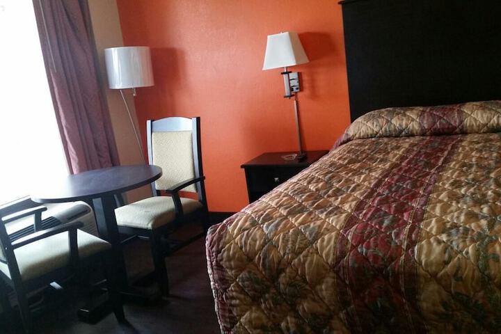 Room 10 of 30