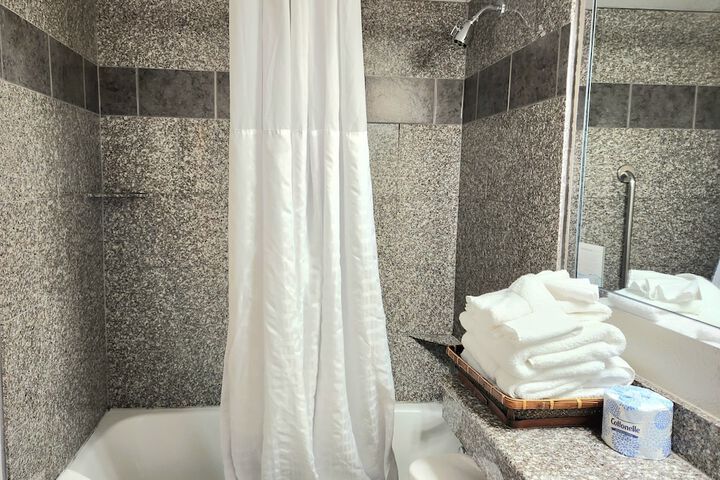 Room 21 of 32
