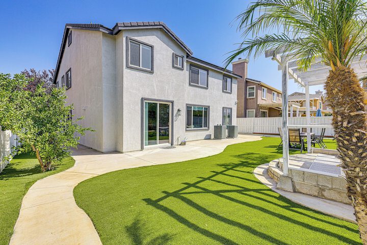 Mtn-view Gem w / Private Yard: Luxe Beaumont Home