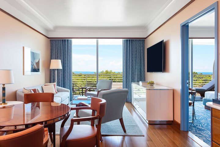 Room 32 of 73