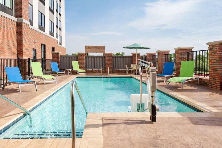 Pool 4 of 35